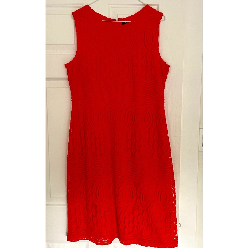 Sharagano dress, size 12. Super flattering.
